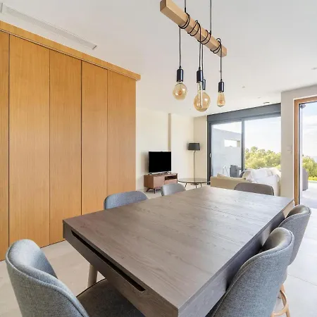 וילה Belvilla By Oyo Candy With Private Pool פינסטראט